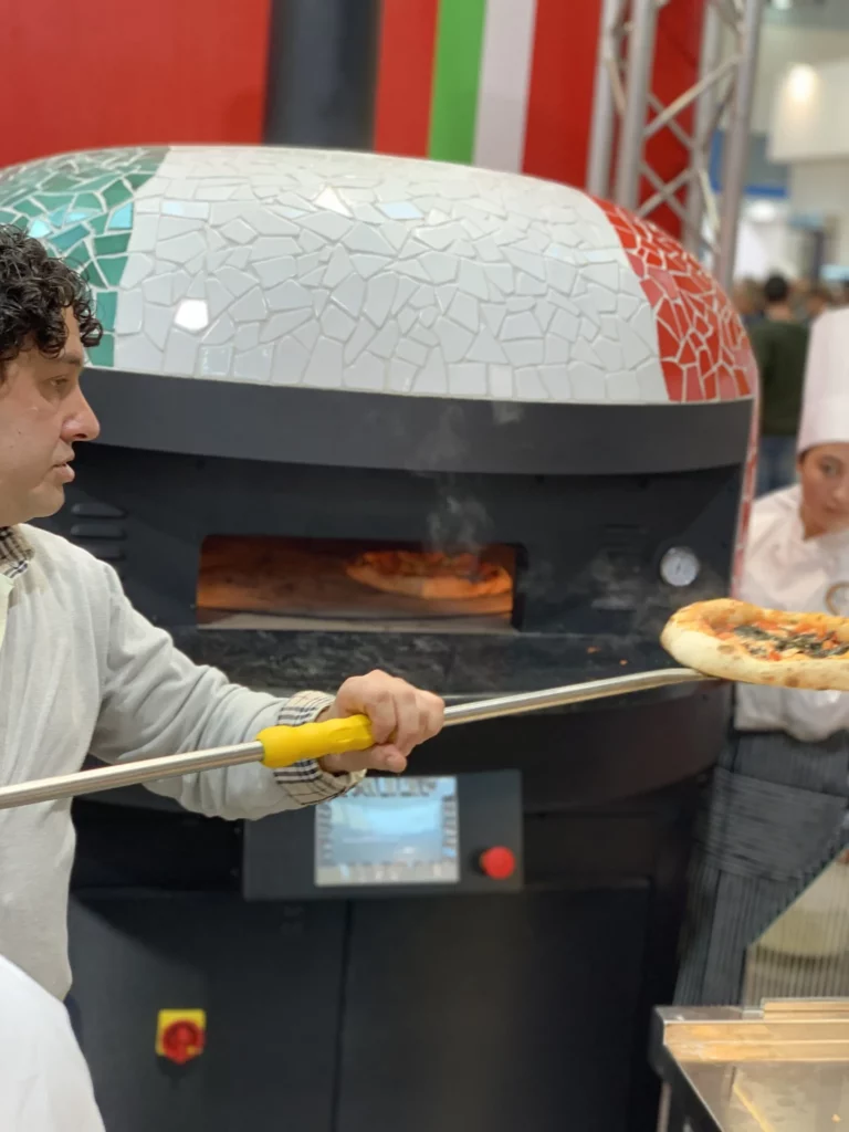 Four électrique sole rotative Electro Gió Ø130, statique (non ventilé) à bouche ouverte.