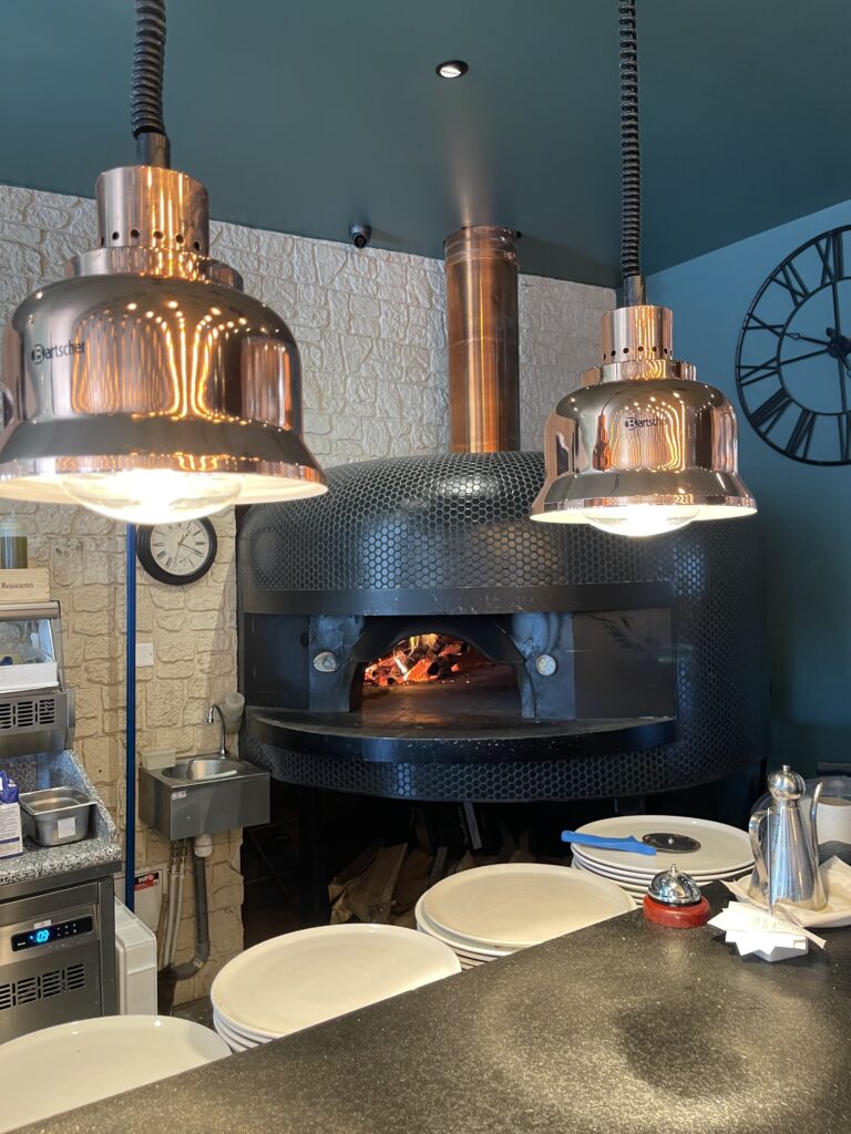 Four Pizza Bois Professionnel, Brique Réfractaire, sole fixe, l’authentique four artisanal italien signé Esposito Forni