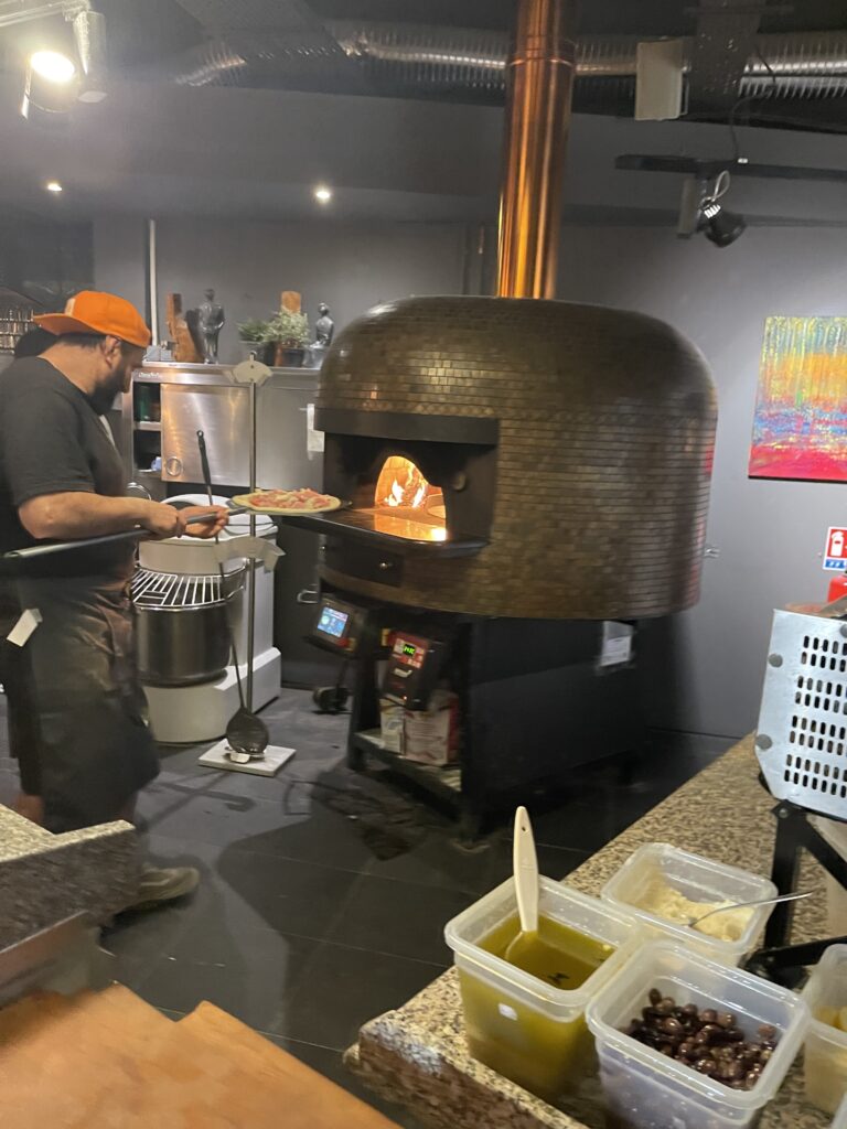 La visite de contrôle et d&rsquo;entretien du four Esposito Forni chez SPOON Home & Food à Clermont-Ferrand : une preuve d’engagement envers nos clients